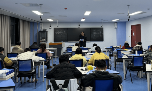 春风化雨无声教育服务理念与模式方针坚