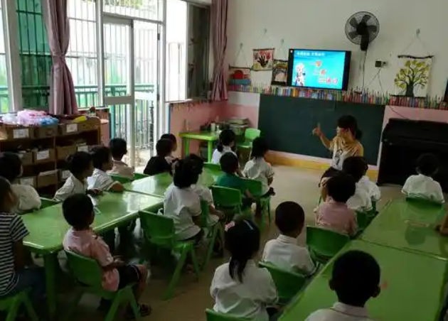 安全优质为双翼构建掩盖城乡布局合理的学前教育公共服务体系 安全优质为双翼构建掩盖城乡布局合理的学前教育公共服务体系