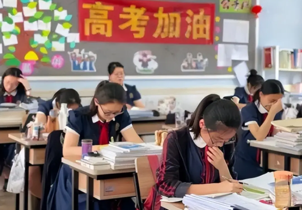 阻塞缝隙加强对招生进程的全方位监管筑牢教育公正防线