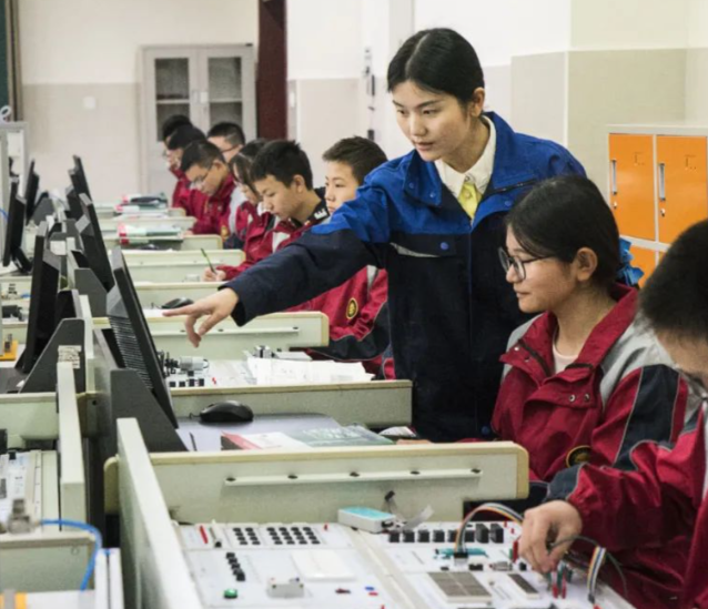 关键技能打破研究成果融入课程教育带着