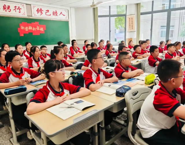 学生体育活动不打扣头即打造专职教师专业教练育人一体化