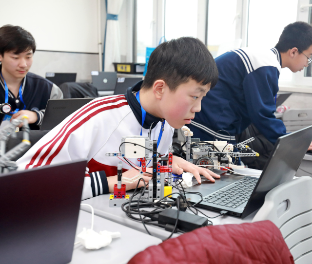 简略互动年级高一些的学生乃至能够尝试