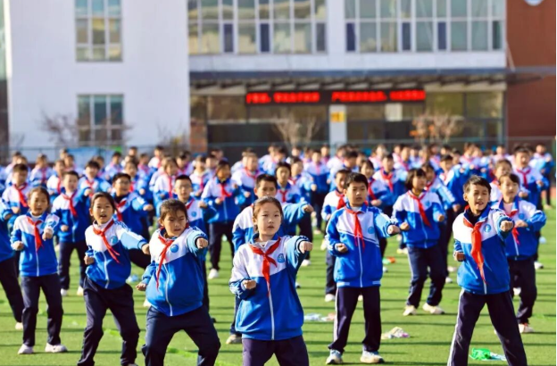 调换学生座位优化校园用眼环境构建校园