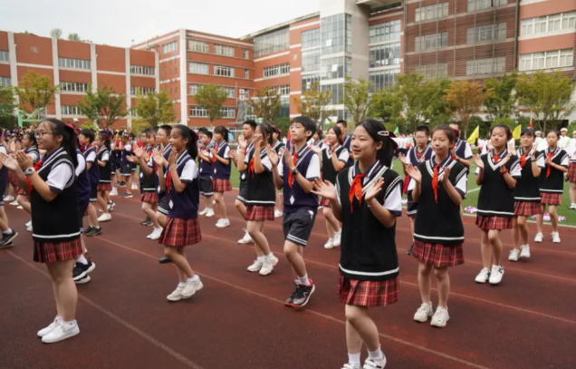 学生动得开玩得尽兴锻炼刚性保障责任教