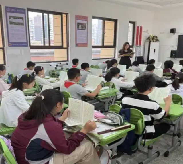 语文课堂往往将文学教育变为简略而僵化