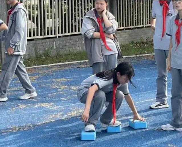 在动态中习得的团队精神与沟通才能是任