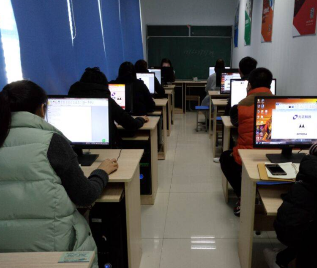 深耕课堂教育专心个性化教导为学生生长
