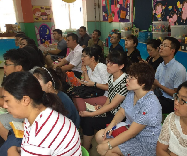 教练式爸爸妈妈游戏的方法增进亲子互动