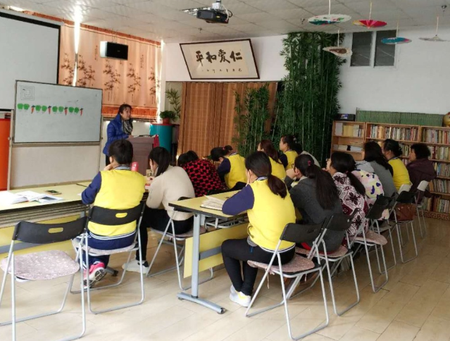 强化师范生扎根服务底层锻炼适配村庄教