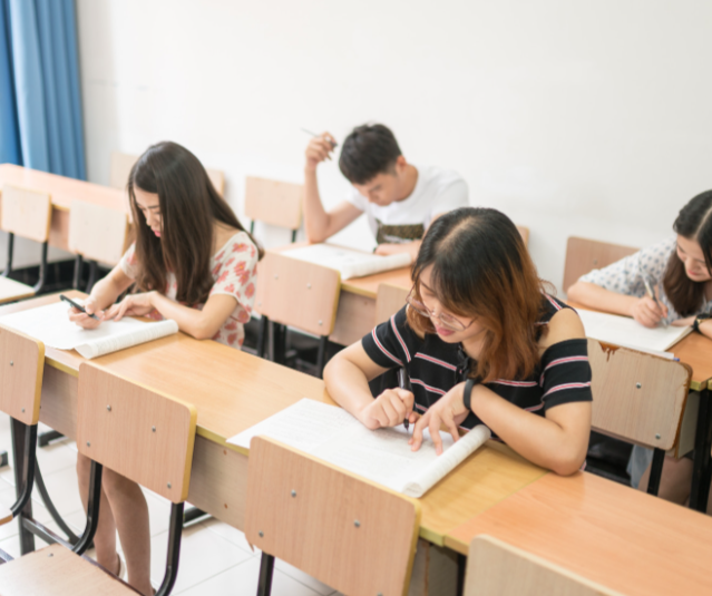 与久远提高人才培养质量改进办学条件筑