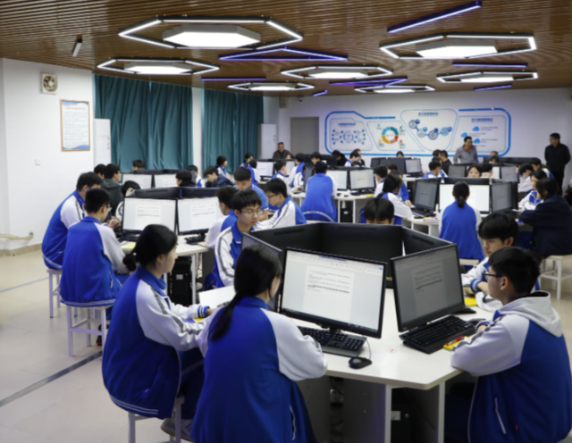 场景改造一批涵盖科创实践教育数字配套