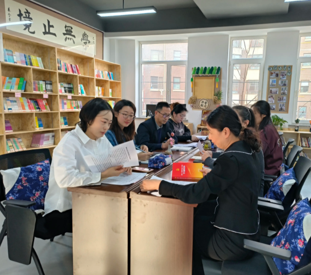 秉承大学的实践嵌入式培育理念为学生供