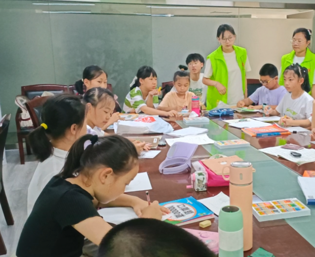 师资和课程方面试验区会聚中外优秀教师
